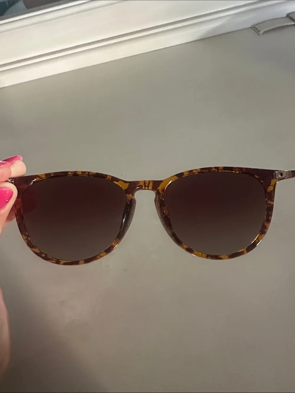 Tortoiseshell Round Women's Sunglasses - Brown Lenses